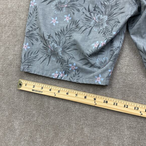 Travis Mathew Boardshorts Gray Floral Print Shorts Men’s Size Large - Picture 11 of 14
